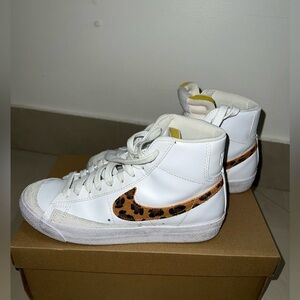 Nike Blazer Mid 77 Leopard size 6W